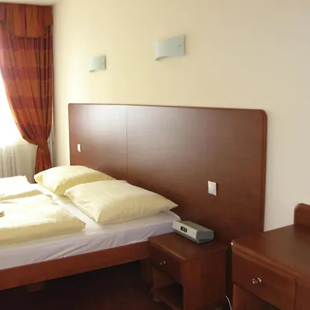 Astra Hotel 3*